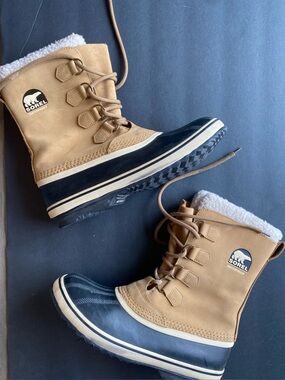 Sorel tan black Caribou  heavy winter snow boots waterproof snow cuffs 11